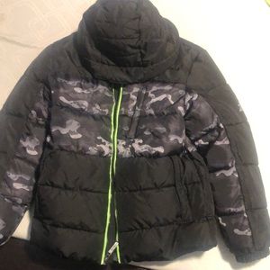 puffer jacket black and camo